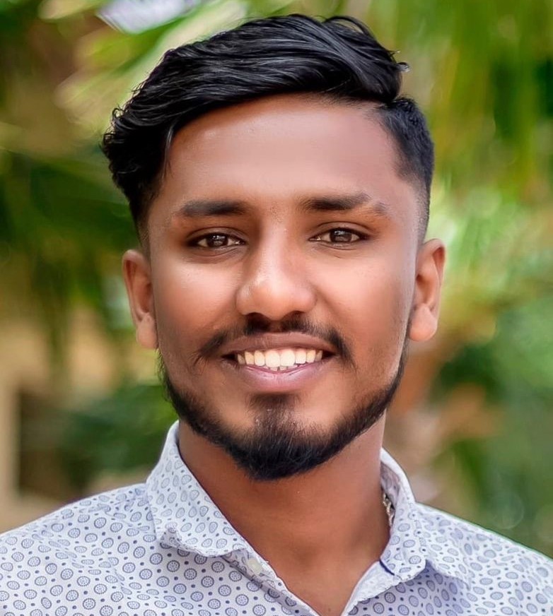 श्री.इरफान शिकलगार संगणक परिचालक