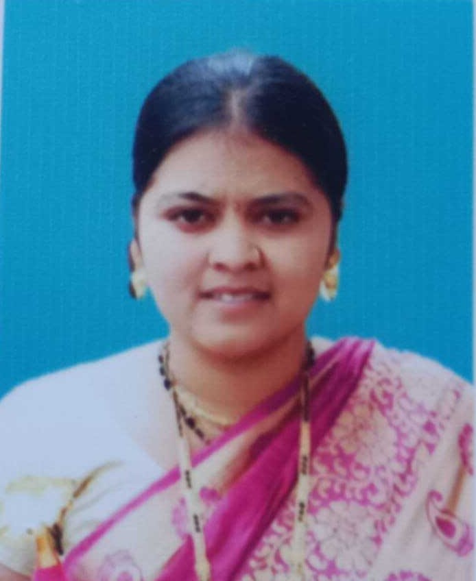 सौ.वर्षा यादव सदस्य